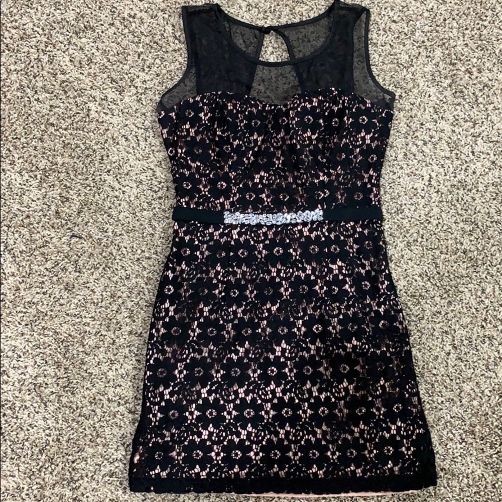 Black Lace/blush short homecoming dress Size 3